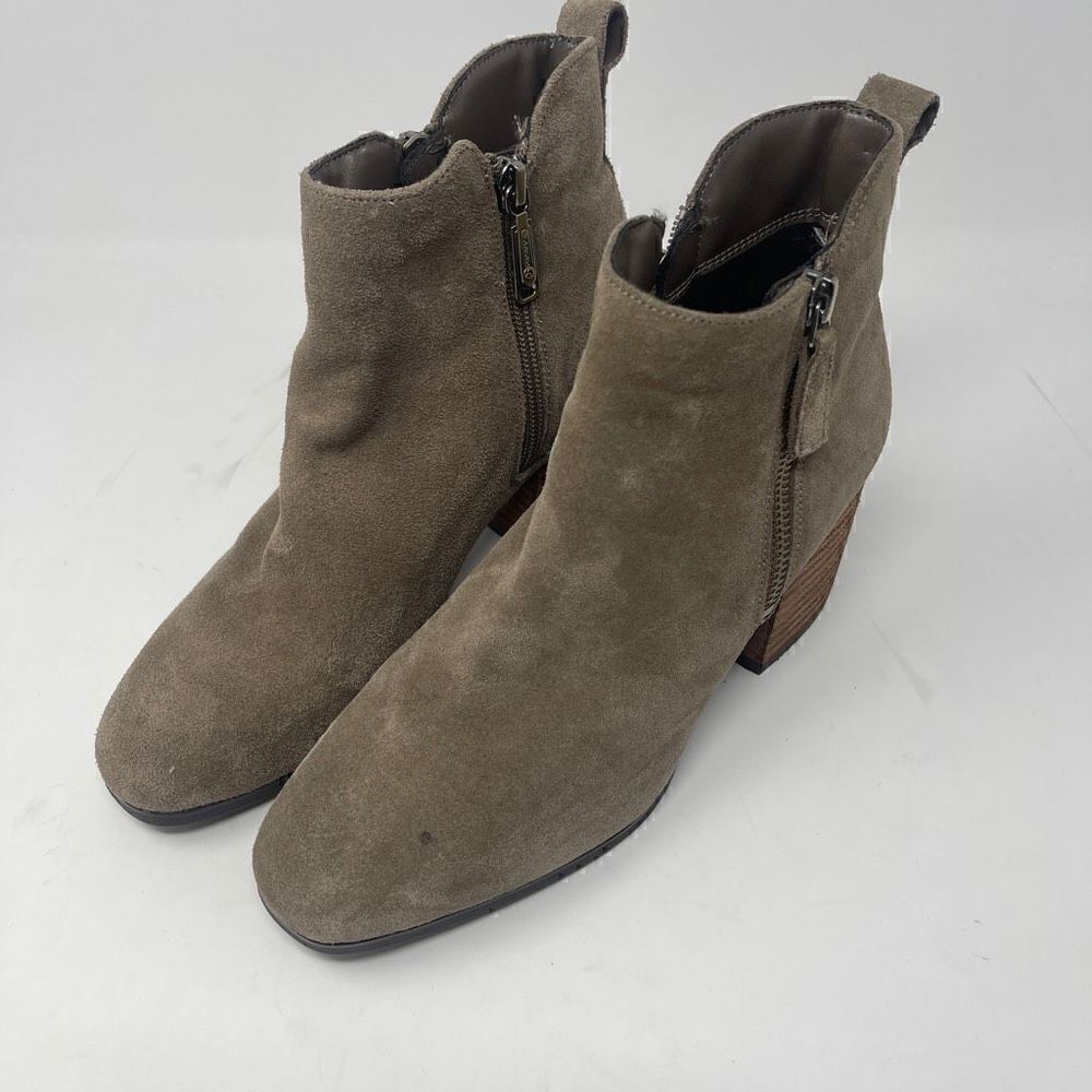 Blondo Women's Block Heeled Waterproof Suede Brow Ankle Boots Size 7.5